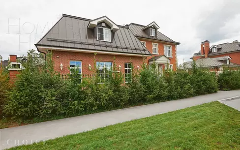 3-этажный коттедж 550 м² с отделкой