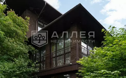 3-этажный коттедж 1 000 м² с отделкой