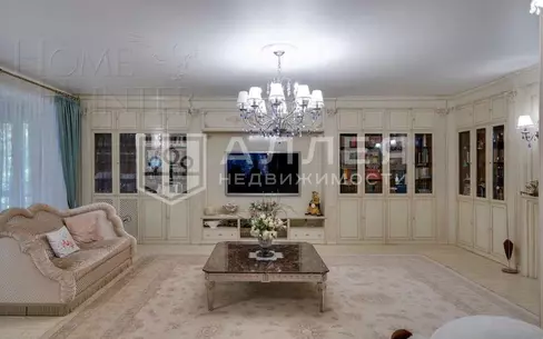 3-этажный коттедж 1 000 м² с отделкой