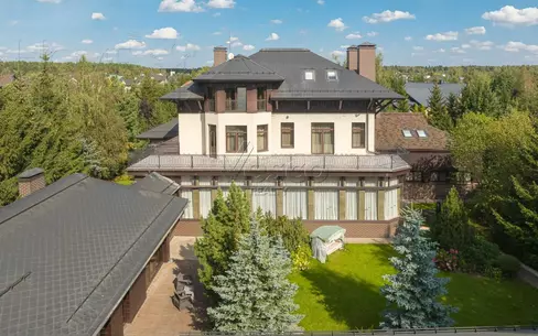 2-этажный коттедж 1 500 м² с отделкой