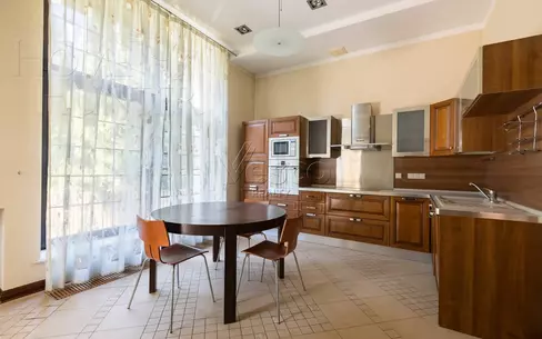 2-этажный коттедж 640 м² с отделкой