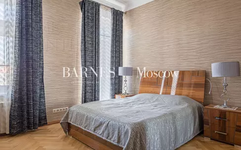 4-КОМН. КВАРТИРА С ОТДЕЛКОЙ 130 М² НА 4 ЭТАЖЕ