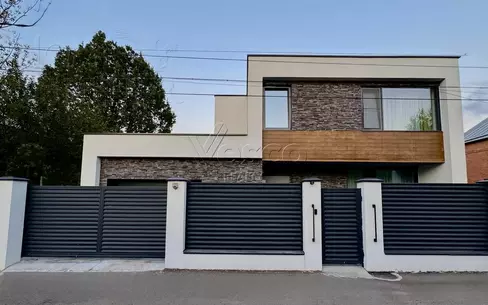 2-этажный коттедж 280 м² с отделкой