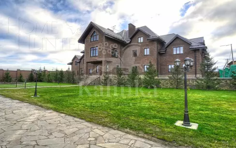 3-этажный коттедж 1 300 м² без отделки