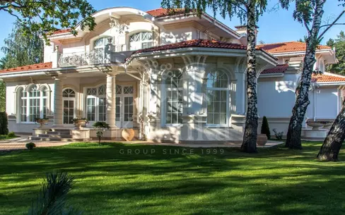 2-этажный коттедж 565.7 м² с отделкой