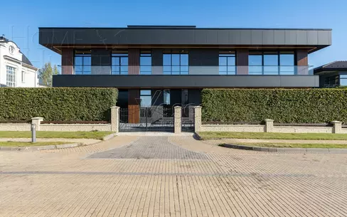 2-этажный коттедж 1 200 м² без отделки