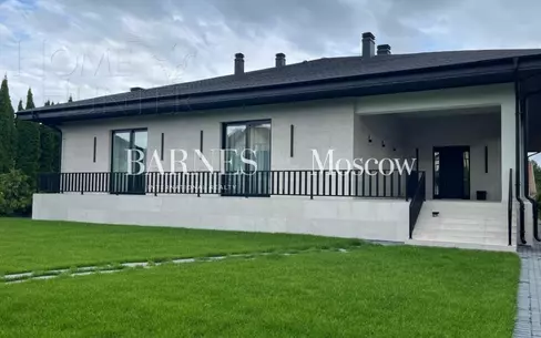 1-этажный коттедж 990 м² с отделкой