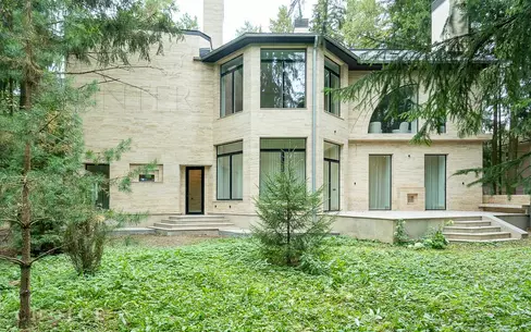 2-этажный коттедж 830 м² без отделки