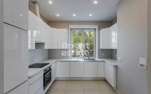 3-этажный коттедж 500 м² с отделкой