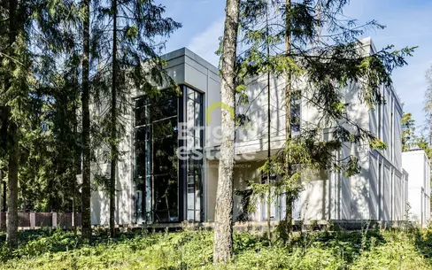 2-этажный коттедж 520 м² без отделки