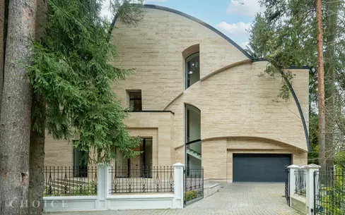 2-этажный коттедж 830 м² без отделки