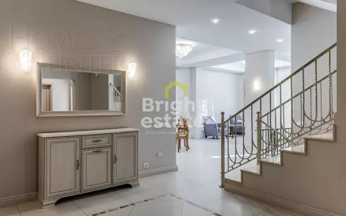3-этажный коттедж 500 м² с отделкой