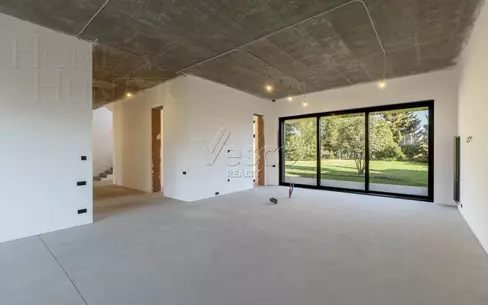 2-этажный коттедж 1 200 м² без отделки