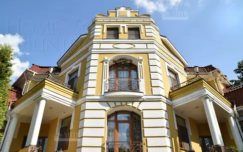 2-этажный коттедж 1 100 м² с отделкой