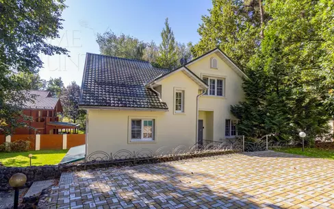 2-этажный коттедж 282.7 м² с отделкой