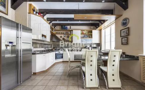 3-этажный коттедж 800 м² с отделкой