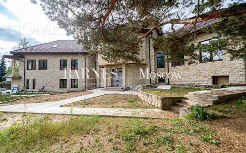 2-этажный коттедж 635.2 м² без отделки