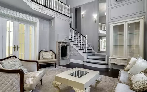 2-этажный коттедж 350 м² с отделкой