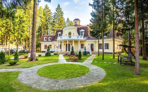 КОТТЕДЖ 800 м² с отделкой