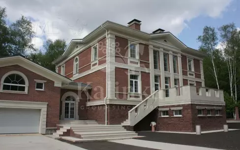 2-этажный коттедж 1 100 м² без отделки