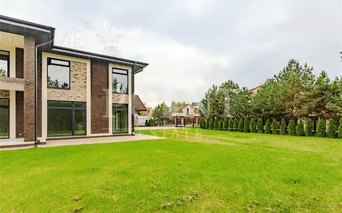 2-этажный коттедж 484.1 м² с отделкой