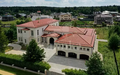 2-этажный коттедж 2 355 м² без отделки