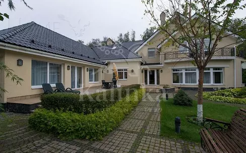 2-этажный коттедж 1 000 м² с отделкой