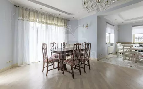 2-этажный коттедж 350 м² с отделкой