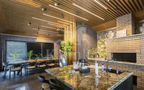 3-этажный коттедж 1 100 м² с отделкой