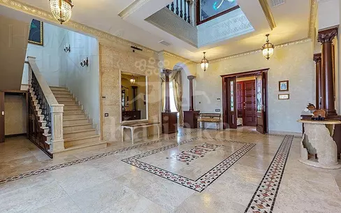 2-этажный коттедж 1 500 м² с отделкой