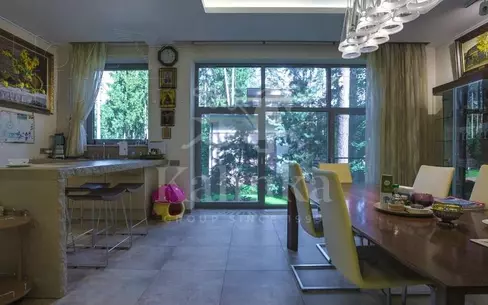 2-этажный коттедж 1 500 м² с отделкой