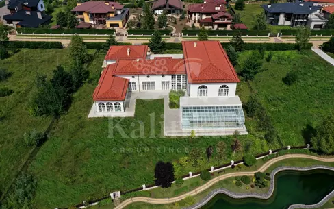 2-этажный коттедж 2 355 м² без отделки