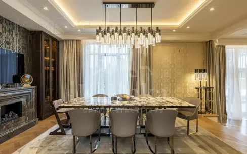 3-этажный коттедж 1 100 м² с отделкой