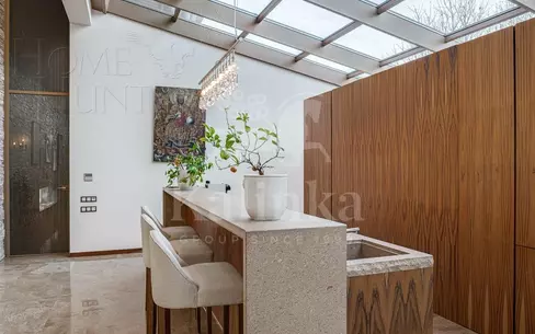 2-этажный коттедж 1 360 м² с отделкой