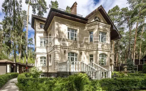 2-этажный коттедж 400 м² с отделкой