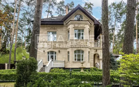2-этажный коттедж 400 м² с отделкой