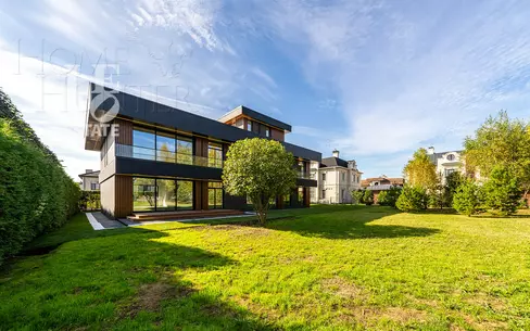 2-этажный коттедж 1 200 м² без отделки