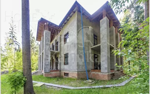 2-этажный коттедж 1 350 м² без отделки