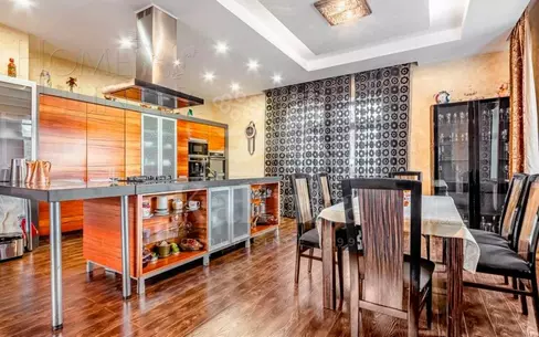 2-этажный коттедж 370 м² с отделкой