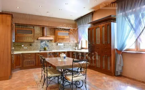 2-этажный коттедж 1 500 м² с отделкой