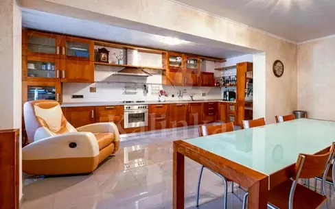 3-этажный коттедж 600 м² с отделкой