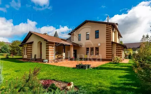 2-этажный коттедж 370 м² с отделкой