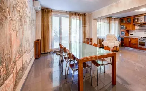 3-этажный коттедж 600 м² с отделкой