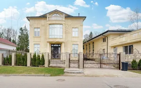 2-этажный коттедж 876 м² с отделкой