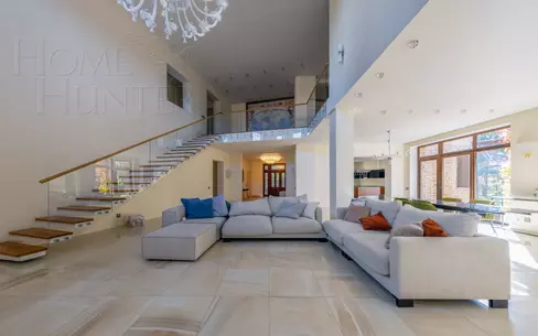 3-этажный коттедж 700 м² с отделкой