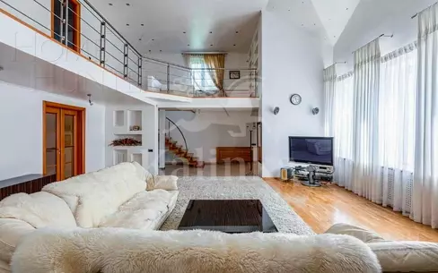 3-этажный коттедж 600 м² с отделкой