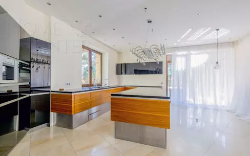 3-этажный коттедж 700 м² с отделкой