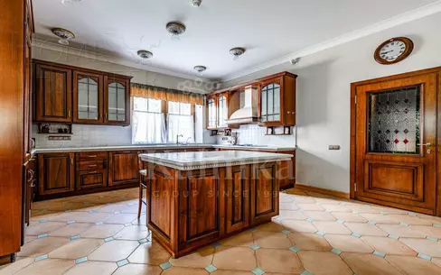 2-этажный коттедж 654 м² с отделкой