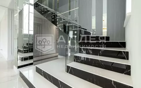 2-этажный коттедж 240 м² с отделкой