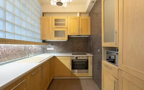 4-КОМН. КВАРТИРА С ОТДЕЛКОЙ 165 М² НА 8 ЭТАЖЕ